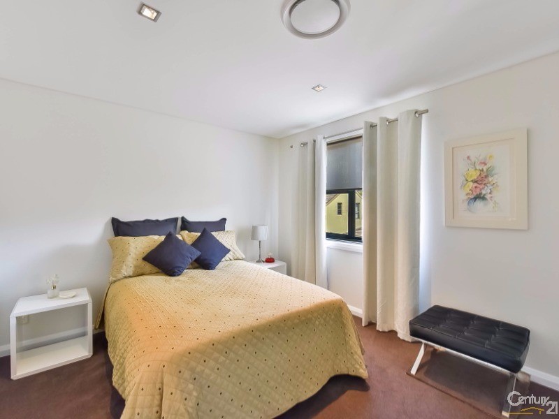 10 Centennial Drive, Campbelltown NSW 2560
