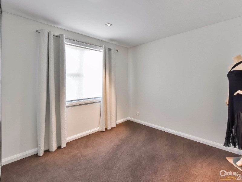 10 Centennial Drive, Campbelltown NSW 2560