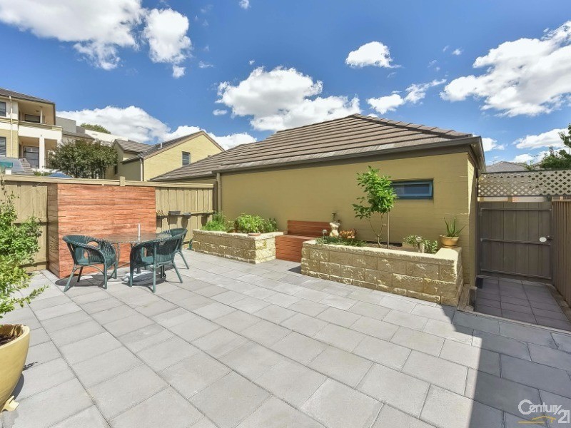 10 Centennial Drive, Campbelltown NSW 2560