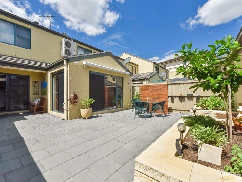 10 Centennial Drive, Campbelltown NSW 2560
