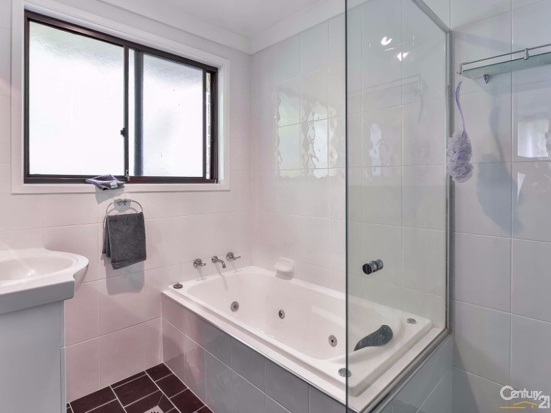 14 Dumfries Road, St Andrews NSW 2566