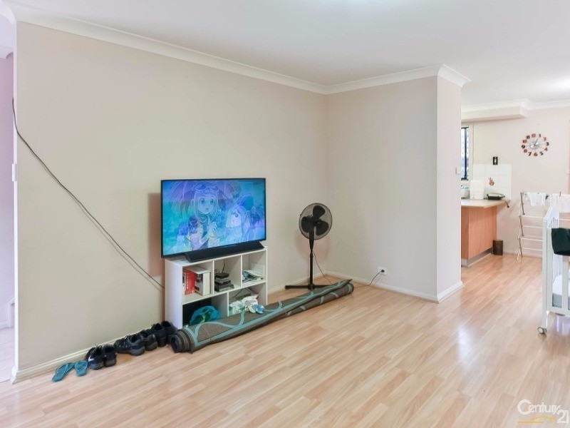 2/2 Cambridge Street, Ingleburn NSW 2565