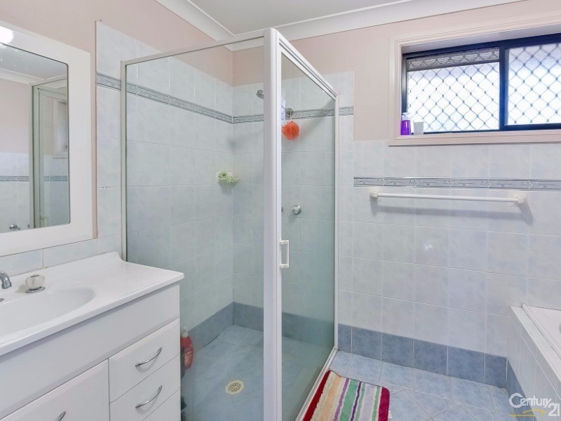 2/2 Cambridge Street, Ingleburn NSW 2565