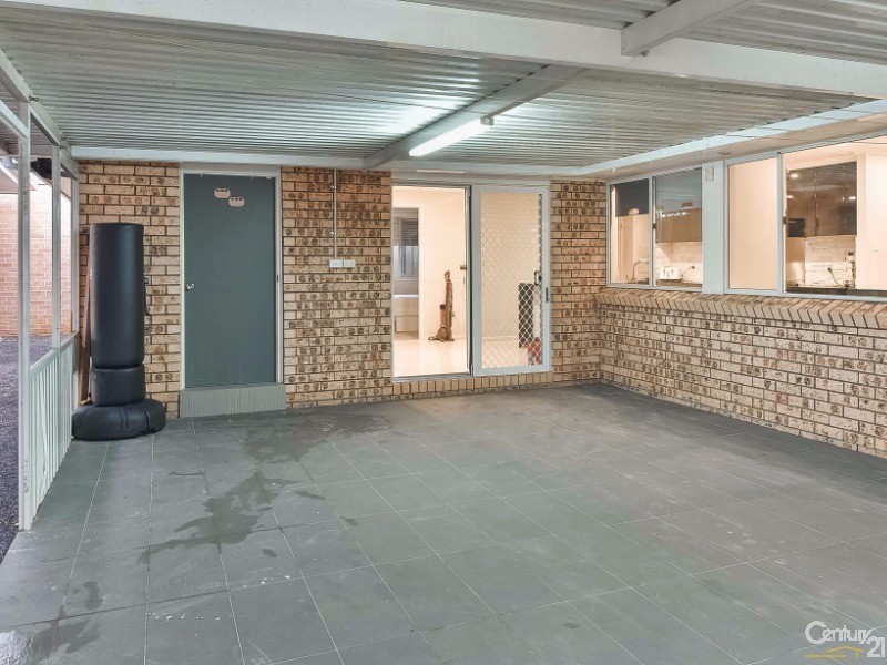 11 Rutherglen Drive, St Andrews NSW 2566