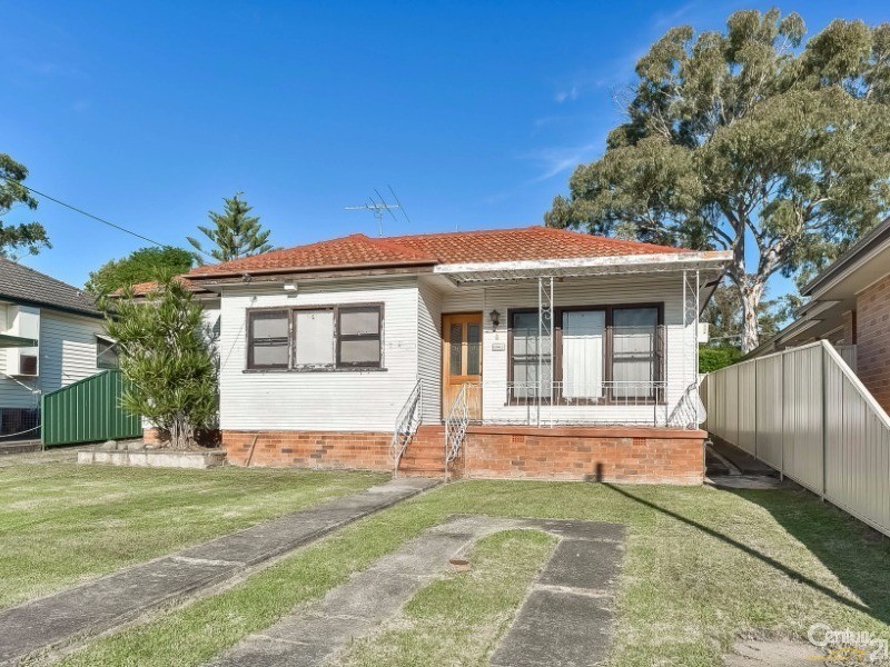 8 Kendall Street, Campbelltown NSW 2560