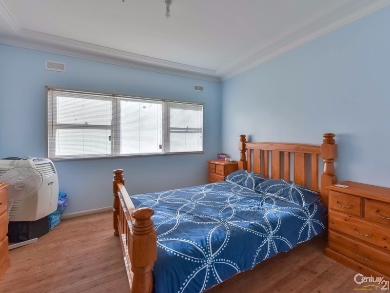 8 Kendall Street, Campbelltown NSW 2560