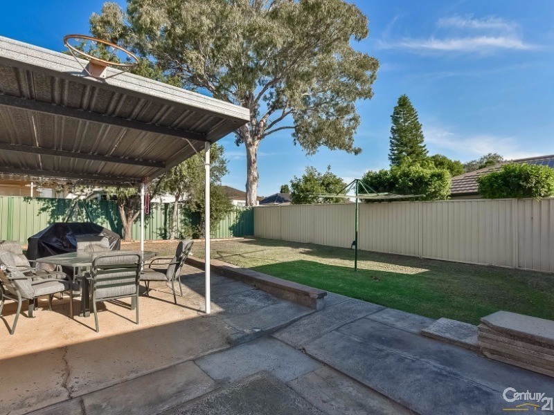 8 Kendall Street, Campbelltown NSW 2560