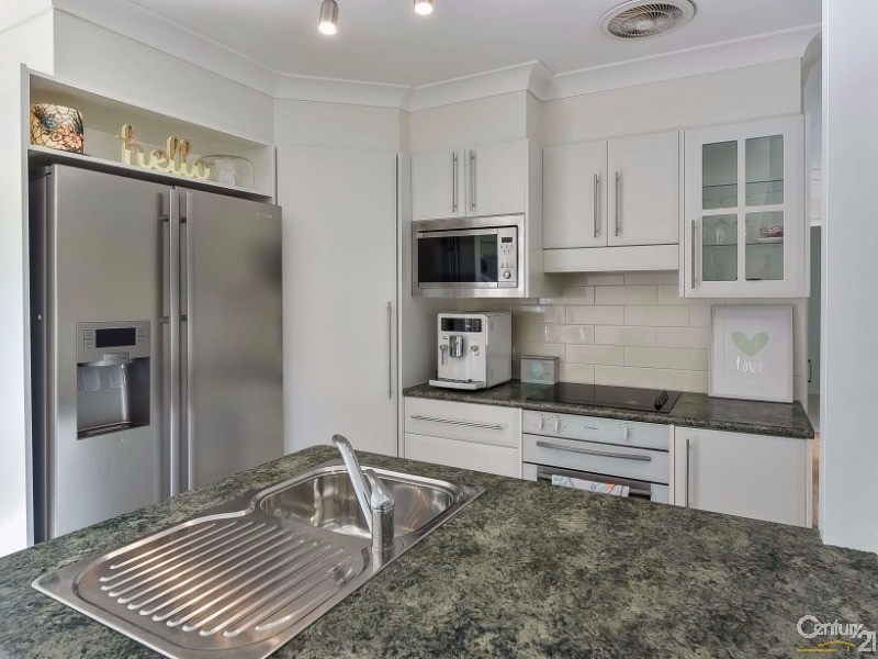 9 Trebbiano Place, Eschol Park NSW 2558