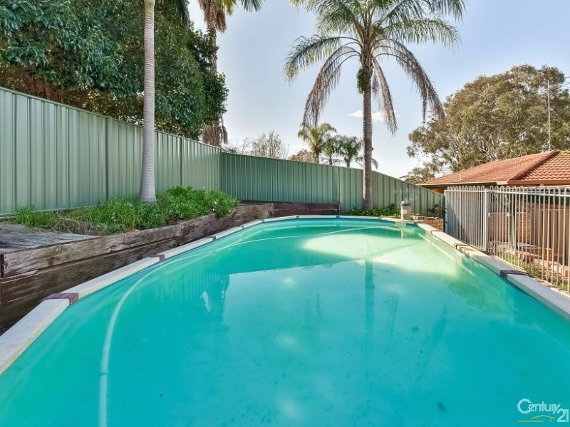 15 Copperfield Drive, Ambarvale NSW 2560