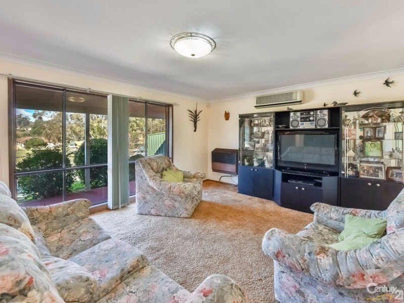 15 Copperfield Drive, Ambarvale NSW 2560