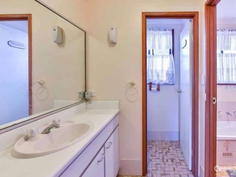 15 Copperfield Drive, Ambarvale NSW 2560