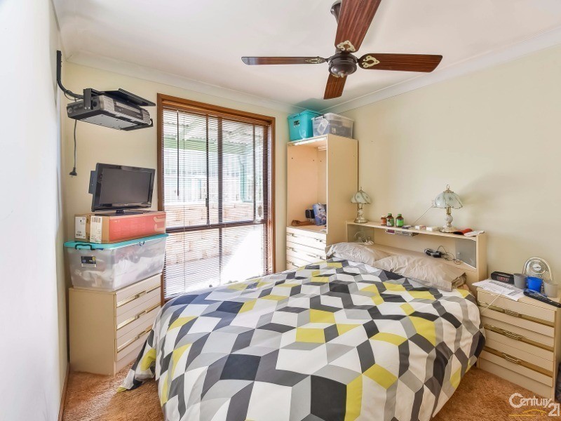 15 Copperfield Drive, Ambarvale NSW 2560