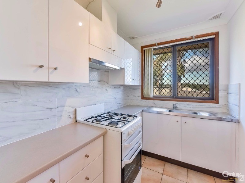 2/42 Leicester Street, Leumeah NSW 2560