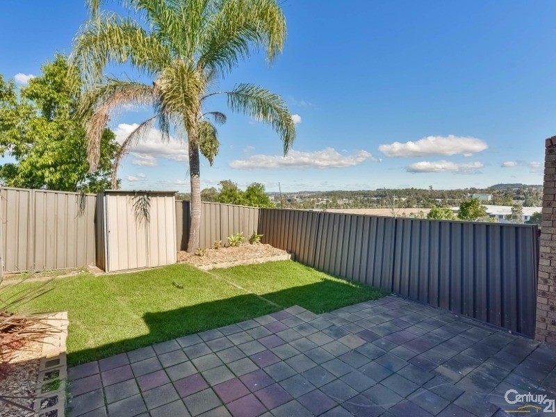 2/42 Leicester Street, Leumeah NSW 2560