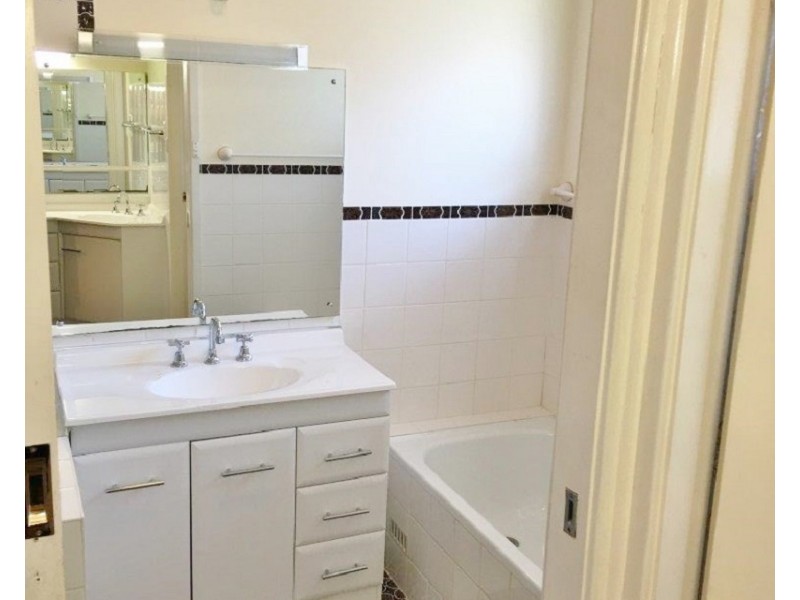128 Wyangala Crescent, Leumeah NSW 2560