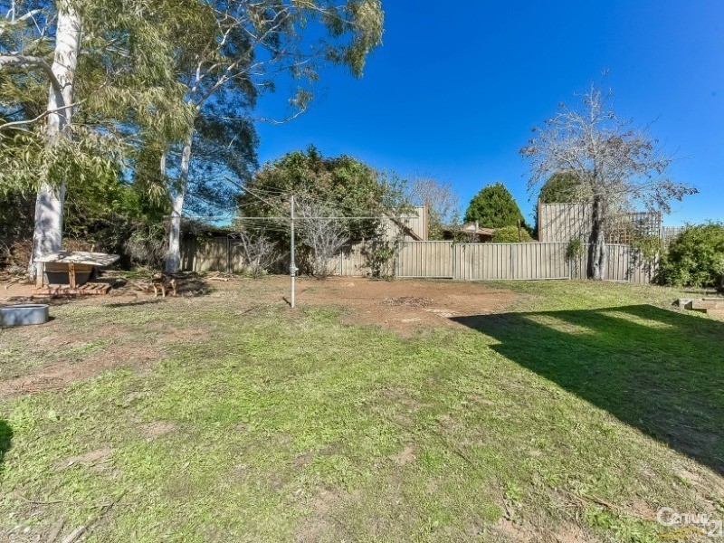 6 Bobuck Place, St Helens Park NSW 2560