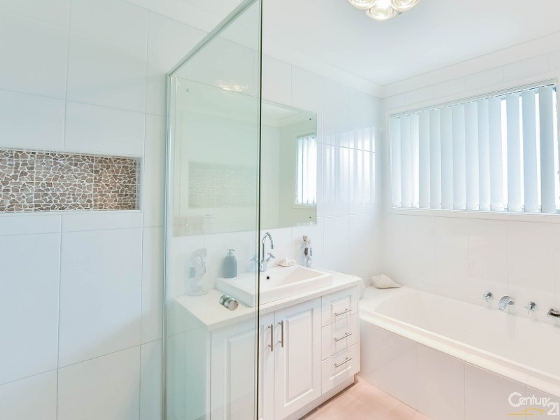 2 Karius Street, Glenfield NSW 2167