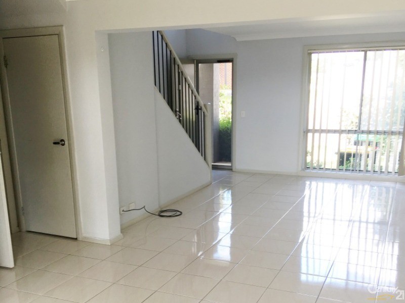 10 Kippax Avenue, Leumeah NSW 2560