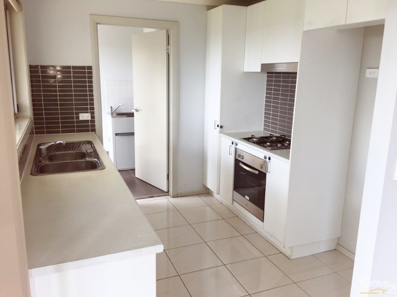 10 Kippax Avenue, Leumeah NSW 2560
