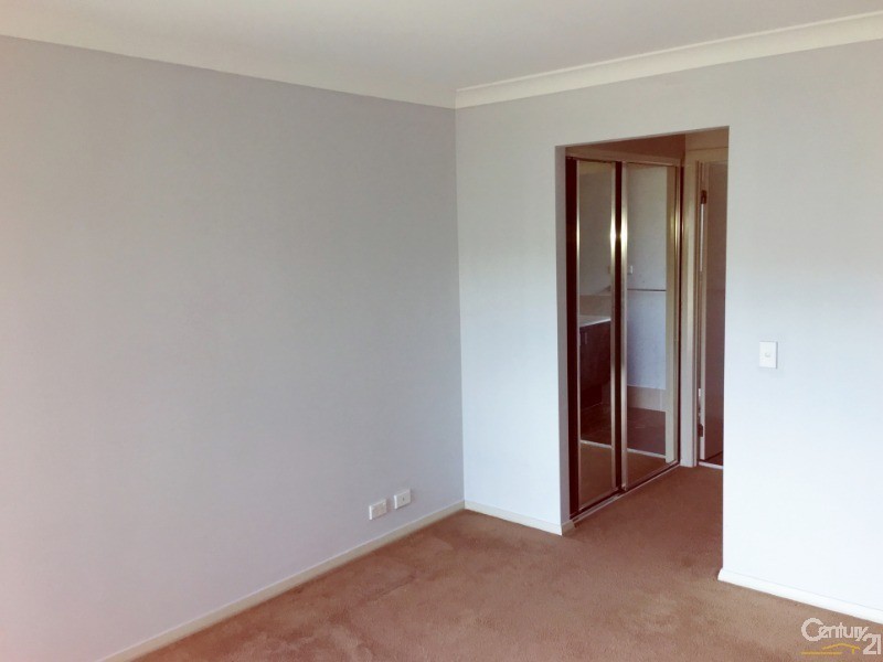 10 Kippax Avenue, Leumeah NSW 2560