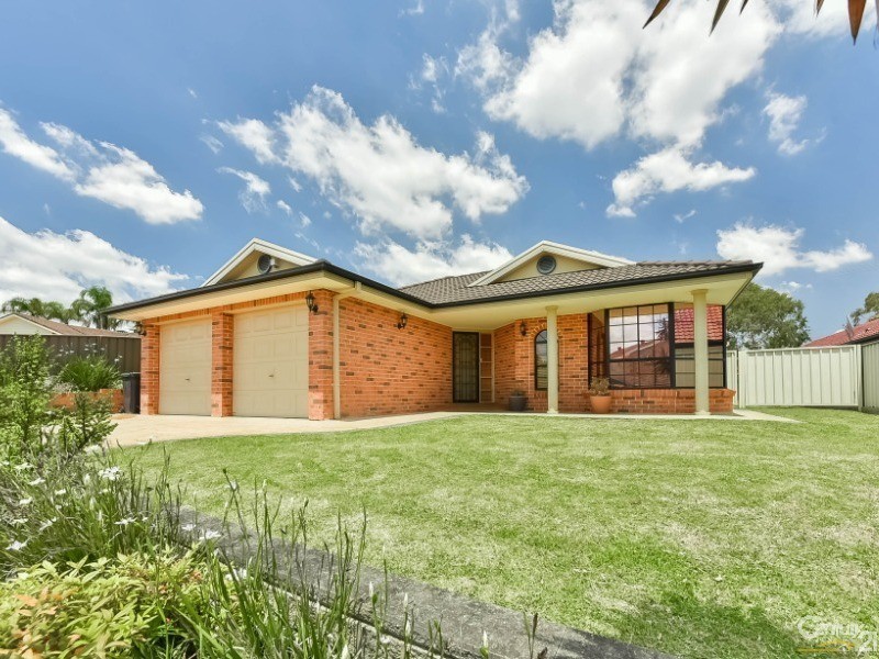 4 Drava Place, Kearns NSW 2558