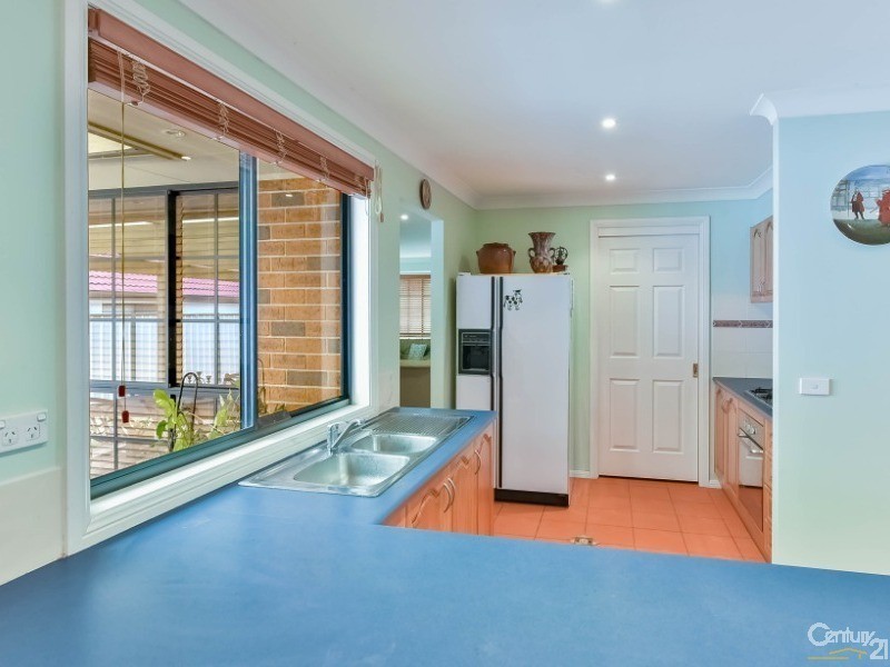 4 Drava Place, Kearns NSW 2558