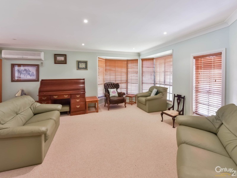 4 Drava Place, Kearns NSW 2558