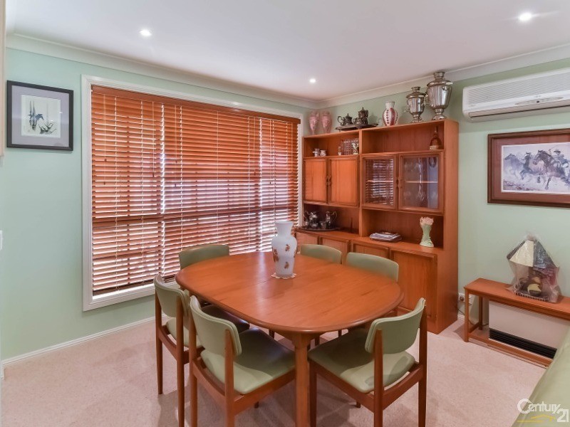4 Drava Place, Kearns NSW 2558