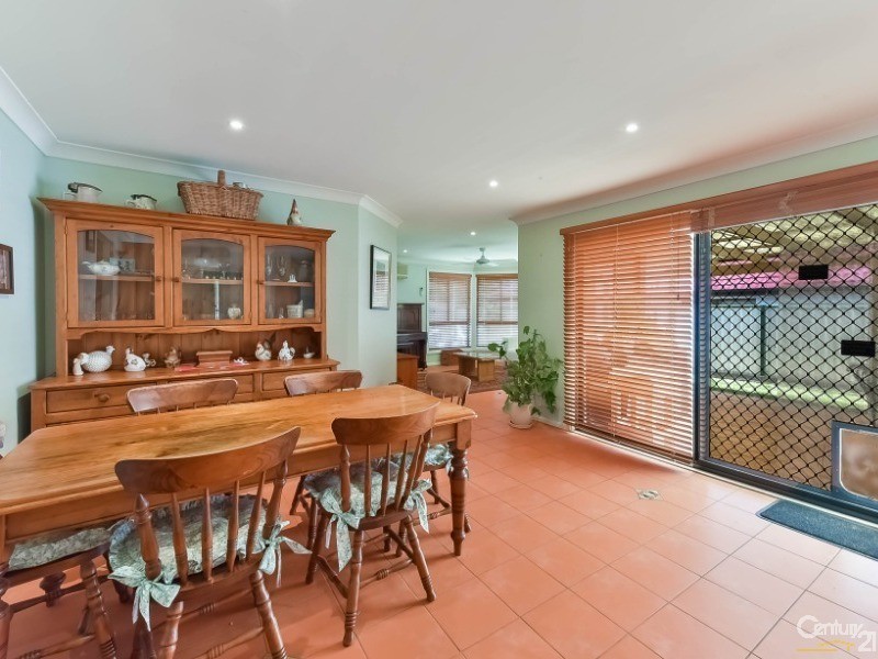 4 Drava Place, Kearns NSW 2558