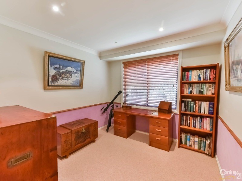 4 Drava Place, Kearns NSW 2558
