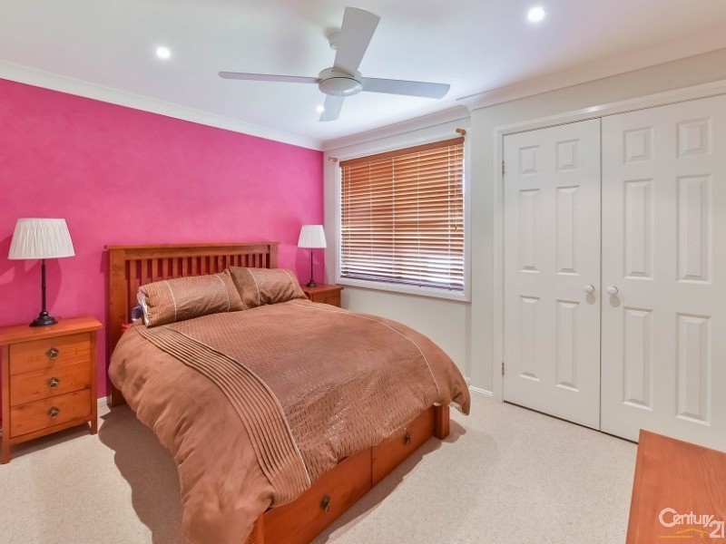 4 Drava Place, Kearns NSW 2558