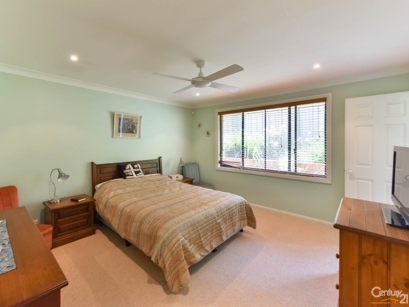 4 Drava Place, Kearns NSW 2558