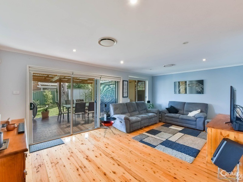 9 Cedar Avenue, Bradbury NSW 2560
