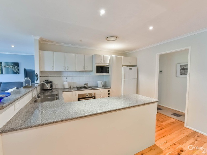9 Cedar Avenue, Bradbury NSW 2560