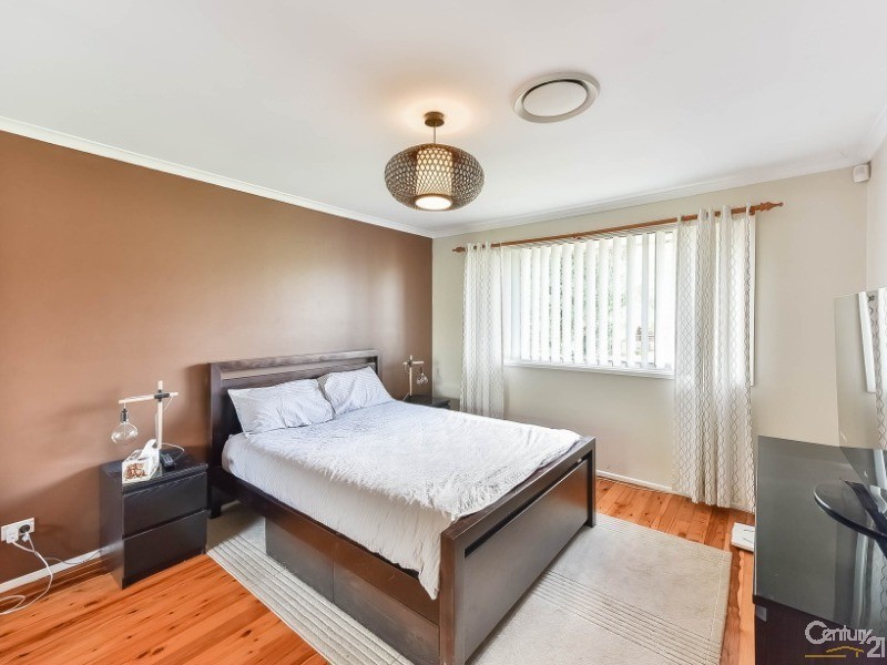9 Cedar Avenue, Bradbury NSW 2560