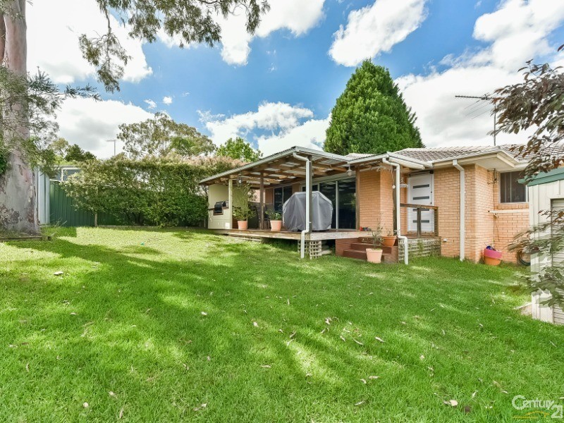 9 Cedar Avenue, Bradbury NSW 2560
