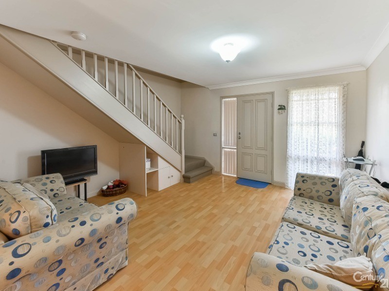 5/6 Parkholme Circuit, Englorie Park NSW 2560