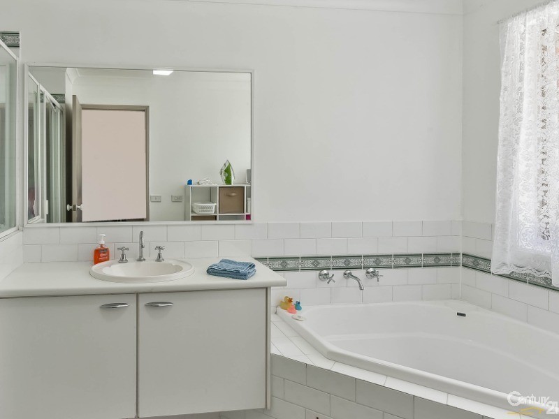 5/6 Parkholme Circuit, Englorie Park NSW 2560