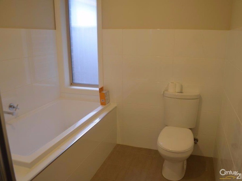 38 Bird Walton Avenue, Middleton Grange NSW 2171