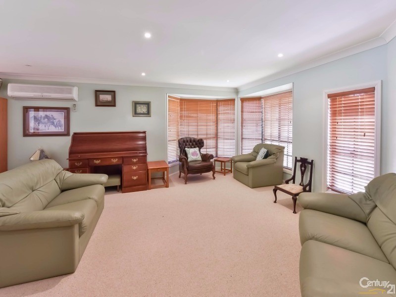 4 Drava Place, Kearns NSW 2558