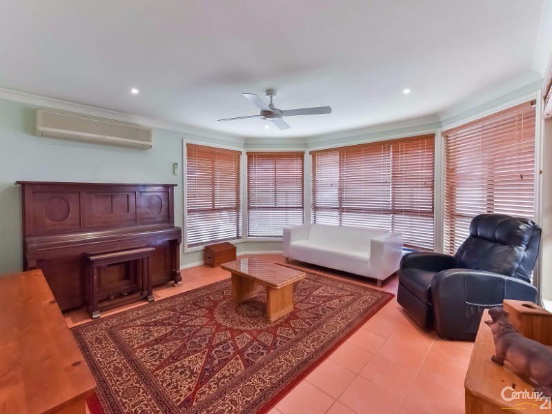 4 Drava Place, Kearns NSW 2558
