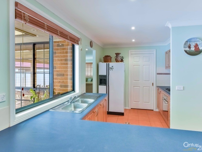 4 Drava Place, Kearns NSW 2558