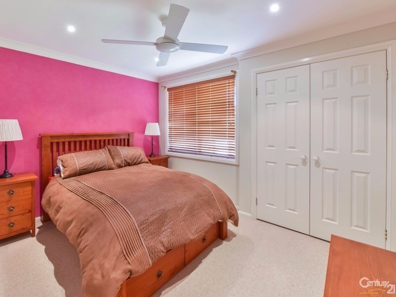 4 Drava Place, Kearns NSW 2558