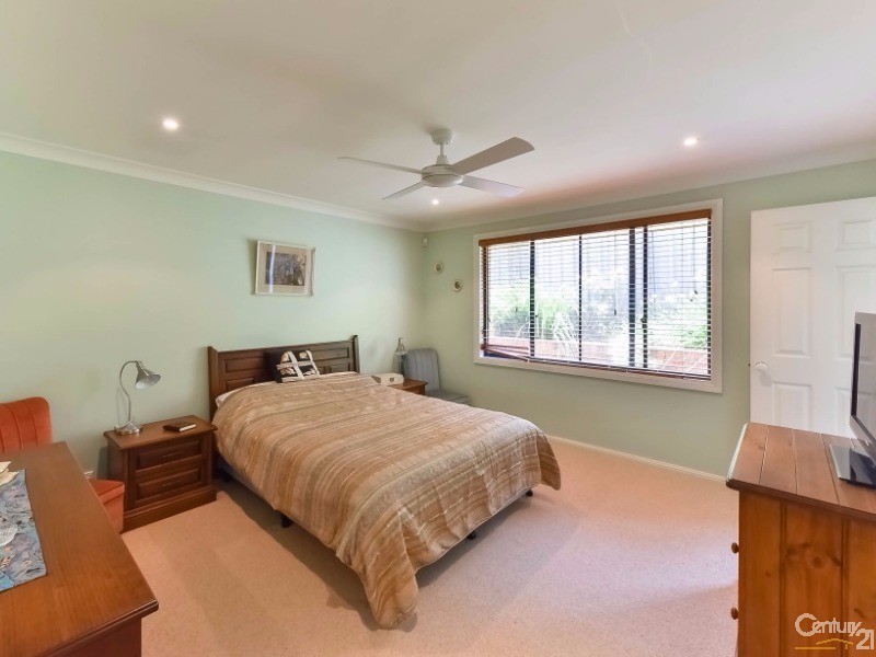 4 Drava Place, Kearns NSW 2558