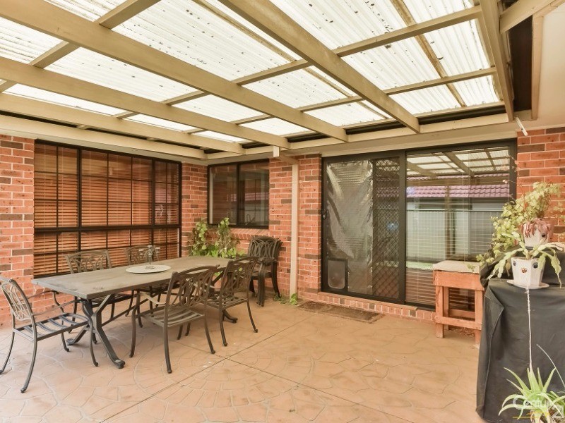4 Drava Place, Kearns NSW 2558