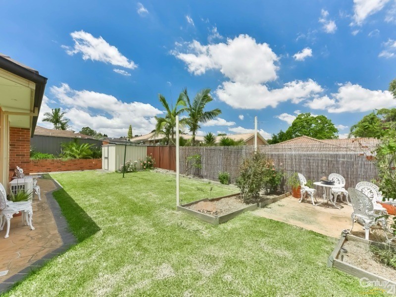 4 Drava Place, Kearns NSW 2558