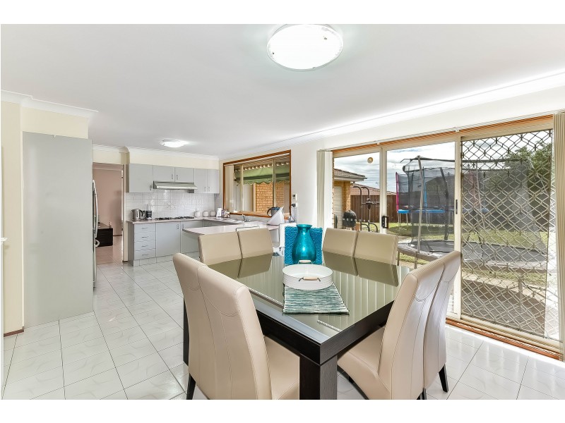 4 Chang Place, Kearns NSW 2558