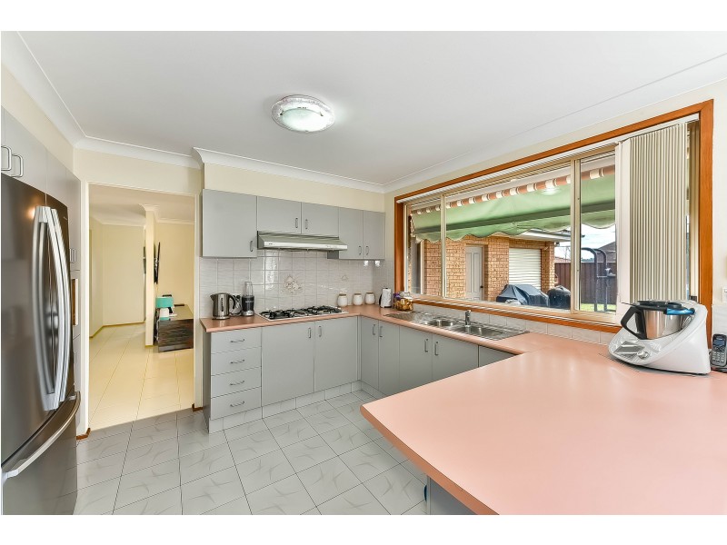 4 Chang Place, Kearns NSW 2558