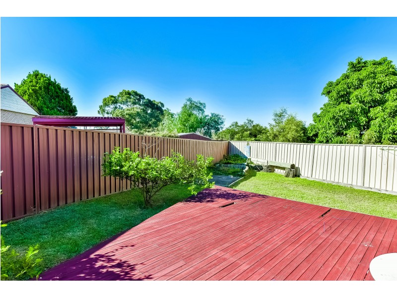 15 Ettalong Place, Woodbine NSW 2560