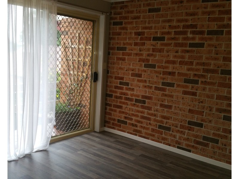 37B Frontignan Street, Eschol Park NSW 2558